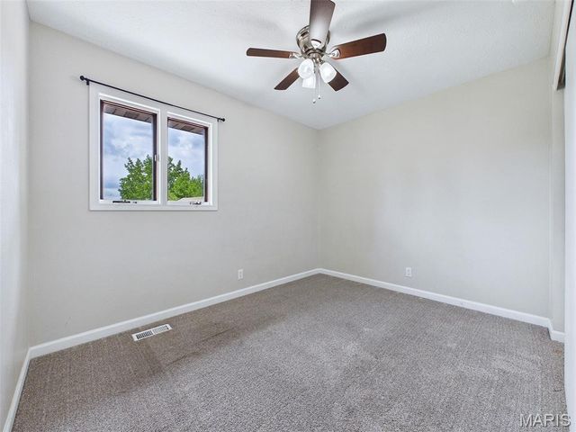 6 Pebble Court, Edwardsville, IL 62025
