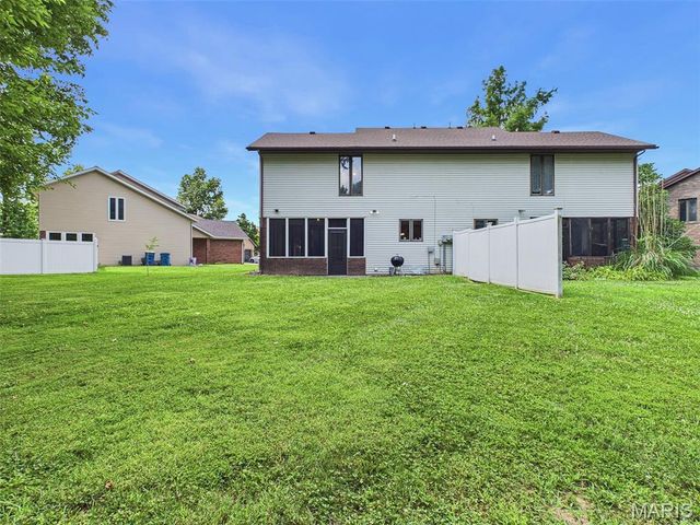 6 Pebble Court, Edwardsville, IL 62025