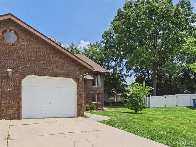 6 Pebble Court, Edwardsville, IL 62025