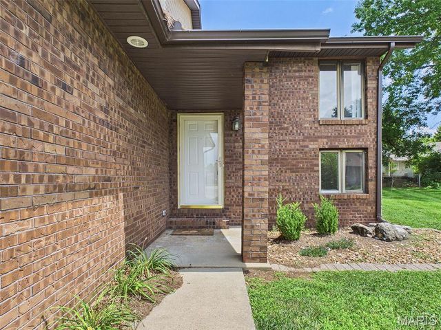 6 Pebble Court, Edwardsville, IL 62025