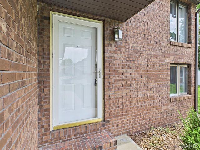 6 Pebble Court, Edwardsville, IL 62025