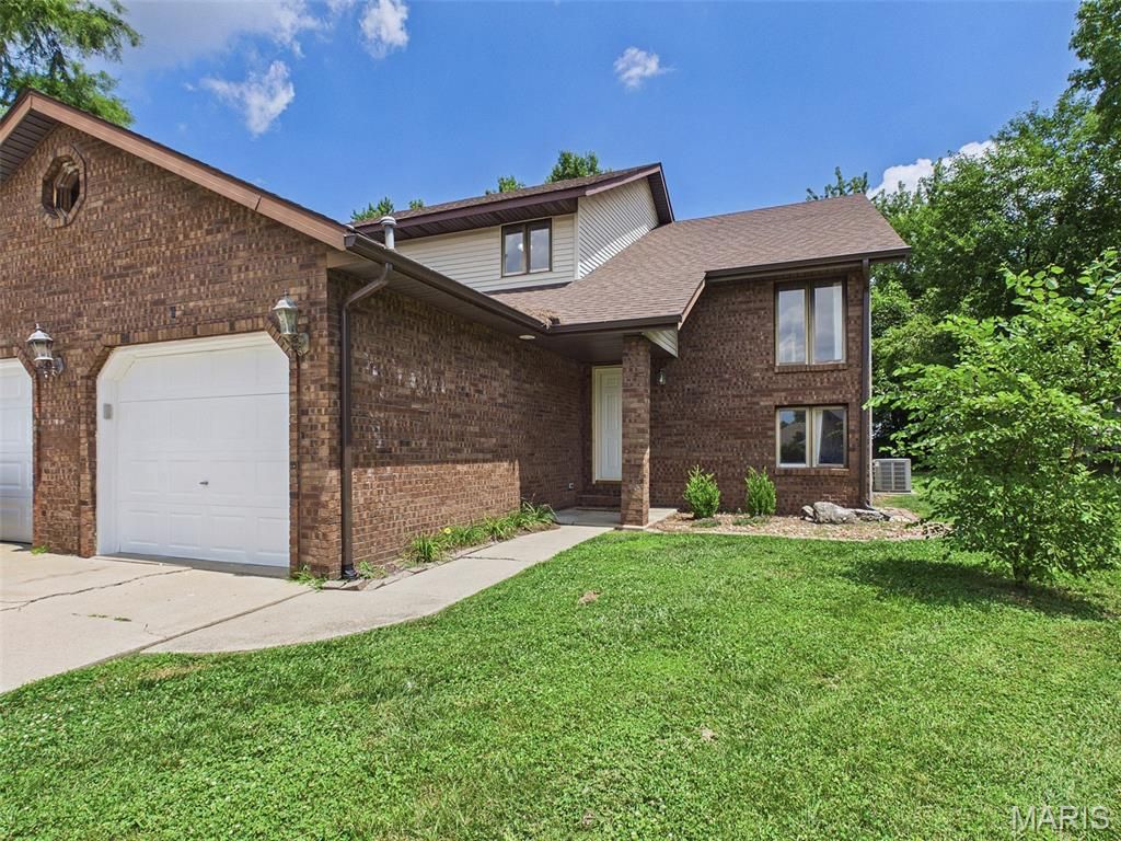 6 Pebble Court, Edwardsville, IL 62025