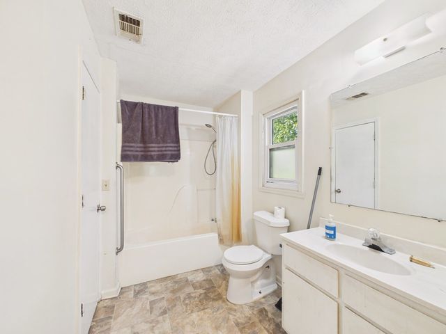 66 Highway 0165, Phenix City, AL 36869
