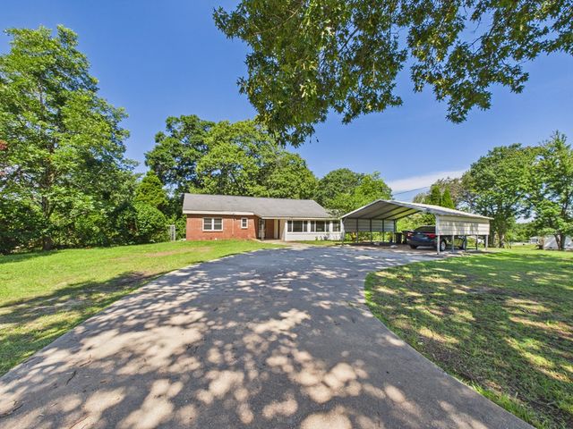 66 Highway 0165, Phenix City, AL 36869