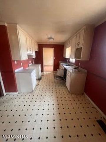 5685 Carrollton Road, Grenada, MS 38901