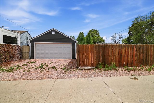 1781 Kingston Street, Aurora, CO 80010