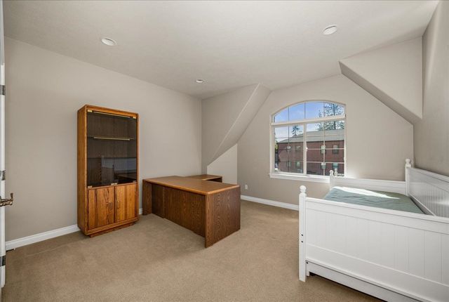 1909 E Pinecrest Rd, Spokane, WA 99203