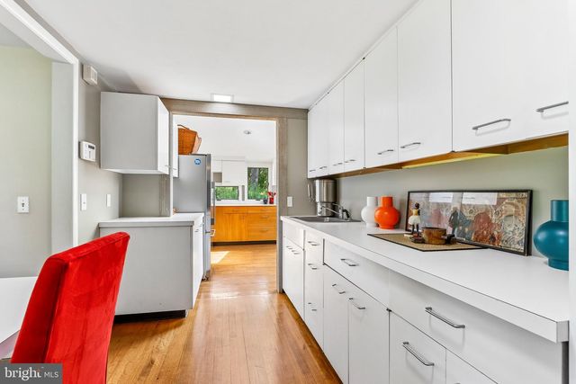 63 BEDENS BROOK RD, Skillman, NJ 08558