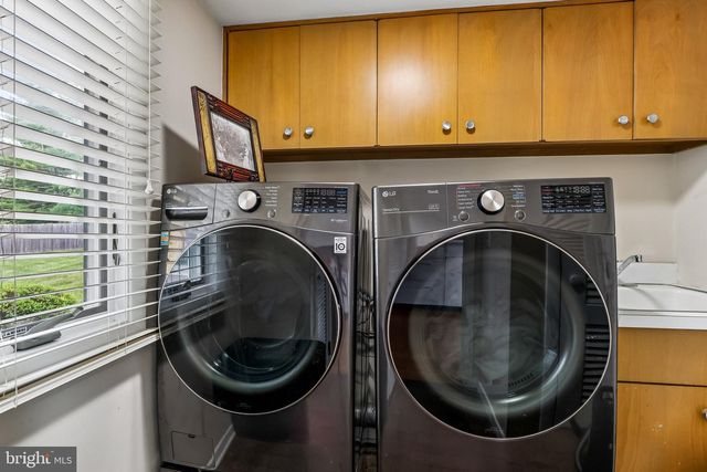 63 BEDENS BROOK RD, Skillman, NJ 08558