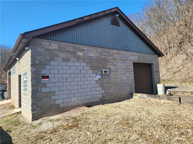 3507 5th Ave, N Versailles, PA 15137