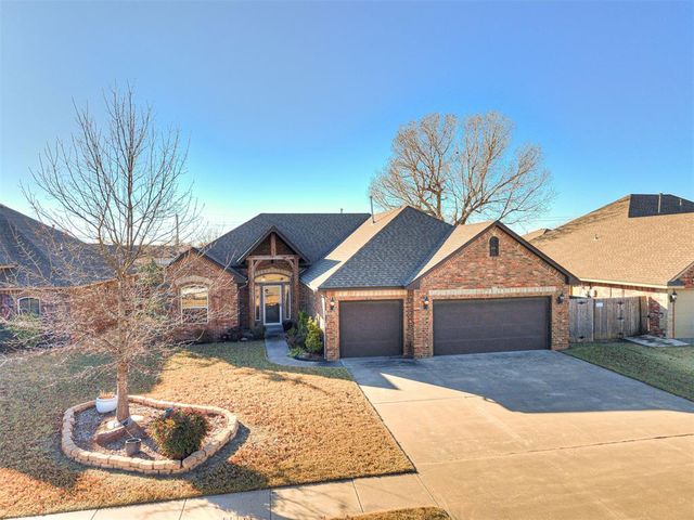 720 Carol Ann Place, Moore, OK 73160