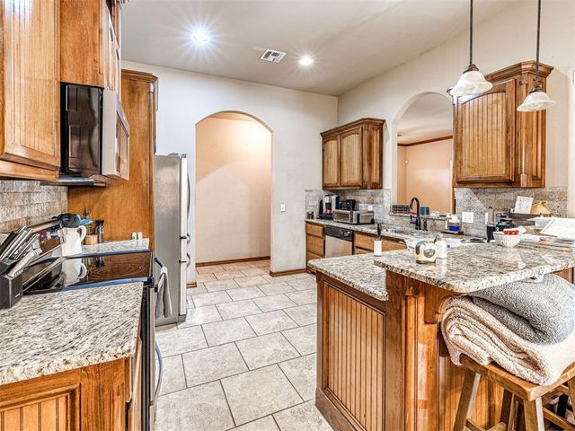 720 Carol Ann Place, Moore, OK 73160