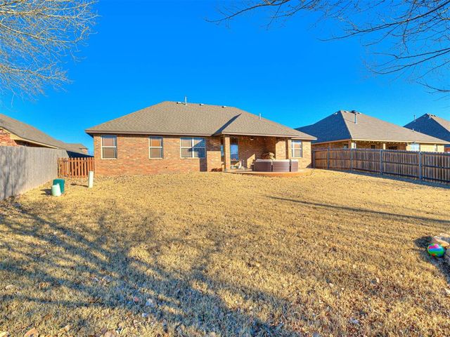 720 Carol Ann Place, Moore, OK 73160