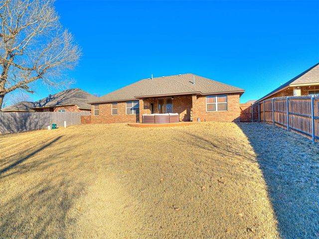 720 Carol Ann Place, Moore, OK 73160