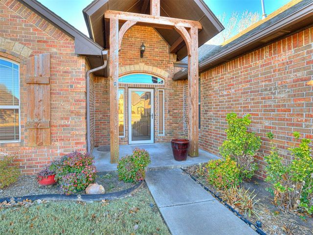 720 Carol Ann Place, Moore, OK 73160