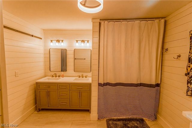 100 Crestwood Circle, Marietta, OH 45750