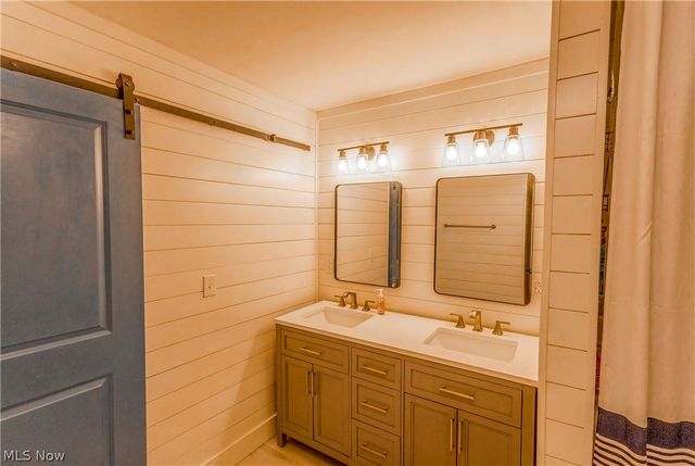 100 Crestwood Circle, Marietta, OH 45750
