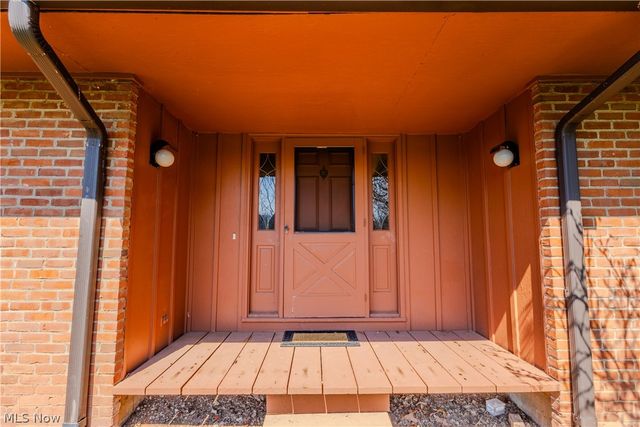 100 Crestwood Circle, Marietta, OH 45750