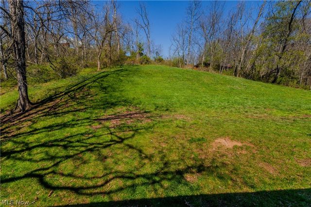 100 Crestwood Circle, Marietta, OH 45750