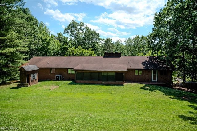 100 Crestwood Circle, Marietta, OH 45750