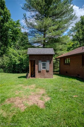 100 Crestwood Circle, Marietta, OH 45750