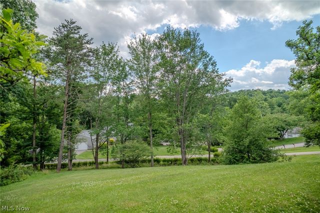 100 Crestwood Circle, Marietta, OH 45750