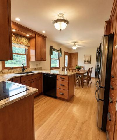 W275 N4880 S Courtland Circle, Pewaukee, WI 53072