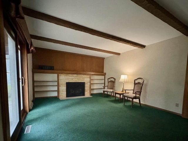 W275 N4880 S Courtland Circle, Pewaukee, WI 53072