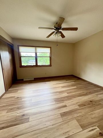 W275 N4880 S Courtland Circle, Pewaukee, WI 53072