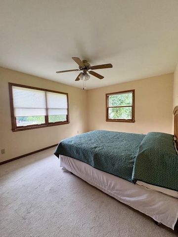 W275 N4880 S Courtland Circle, Pewaukee, WI 53072