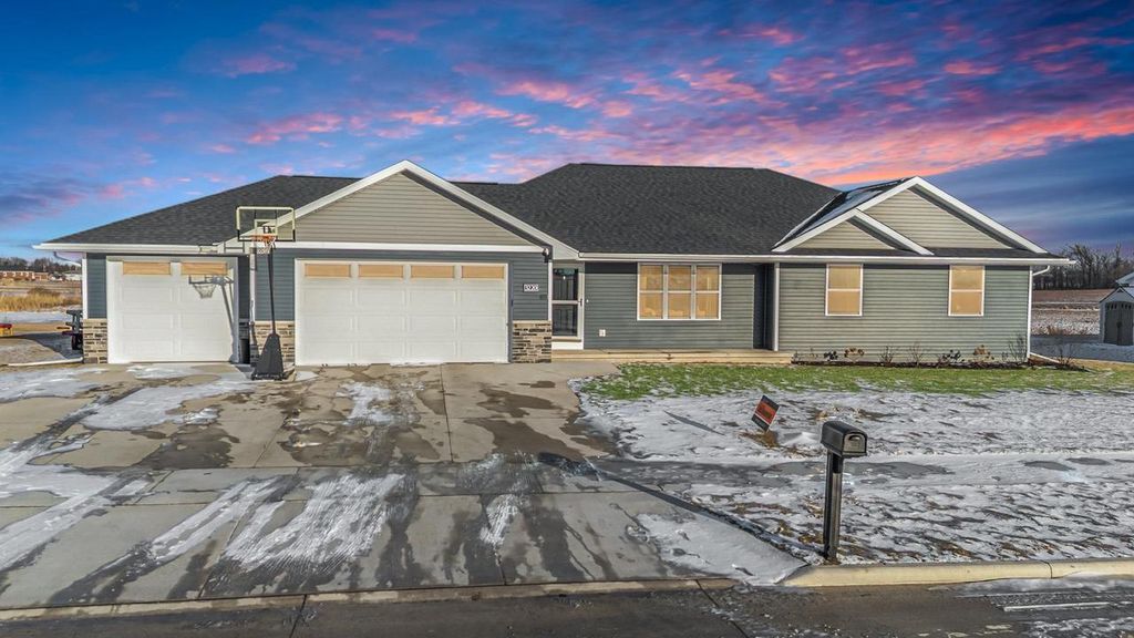 3220 WEILER ROAD, Kaukauna, WI 54130