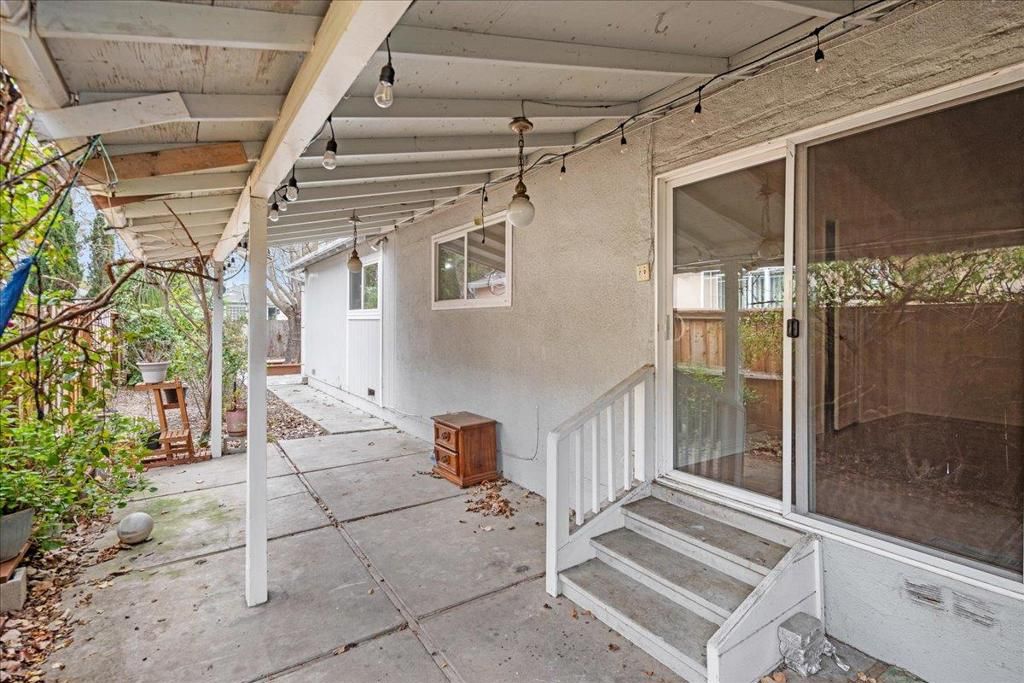 Image 25 of property listing at 467 Center Street, Redwood City, CA 94061