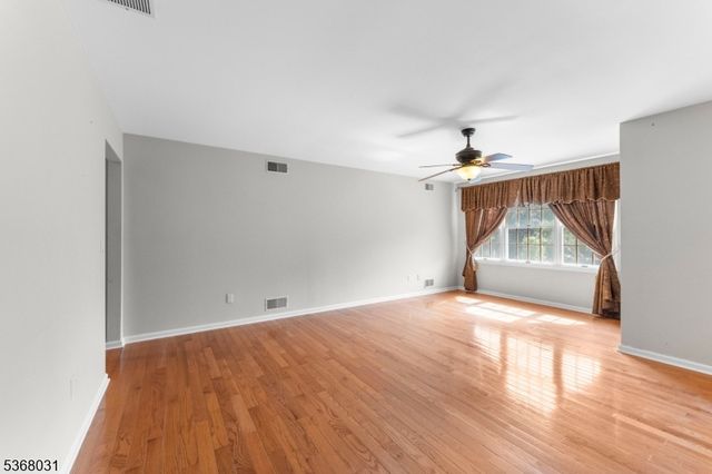 9 Hadley Ct, Bernards Twp., NJ 07920