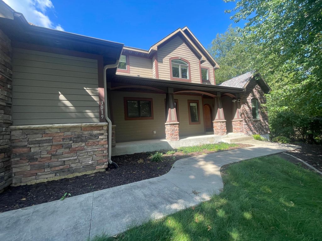 3019 Thaddeus Road SW, Rochester, MN 55902
