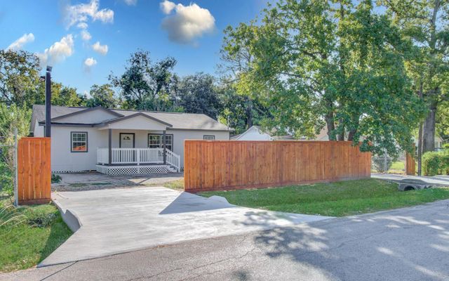 9414 Lanewood Drive, Houston, TX 77016