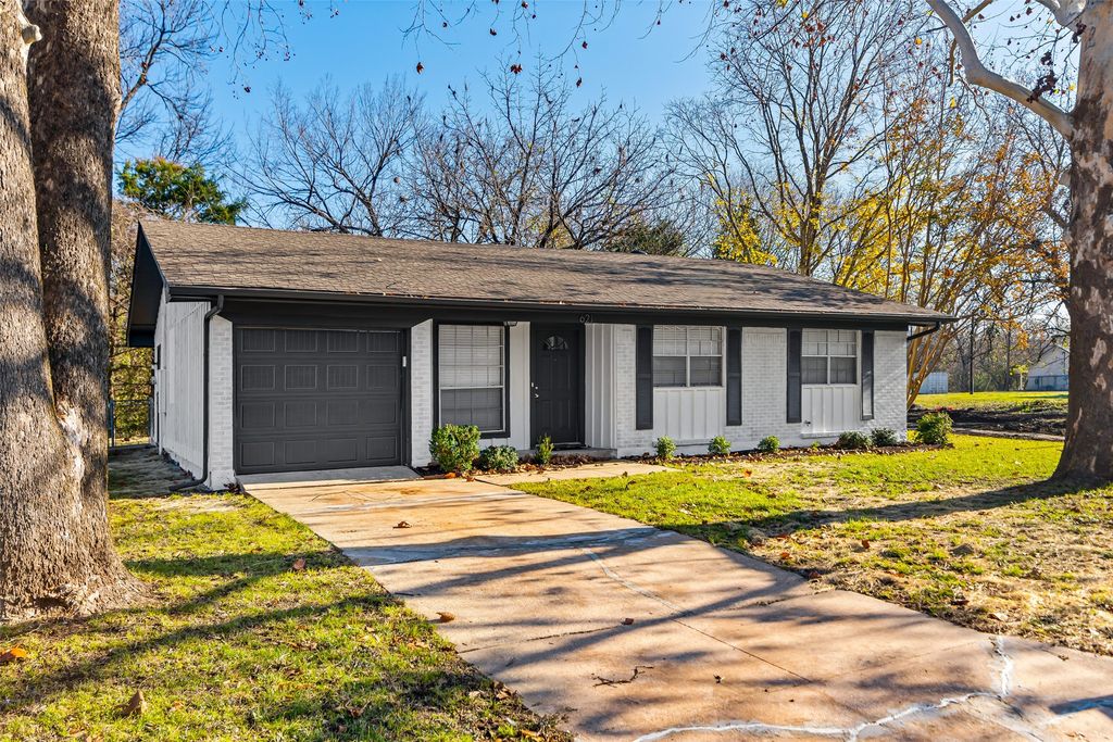 621 Churchill Way E, Sherman, TX 75092