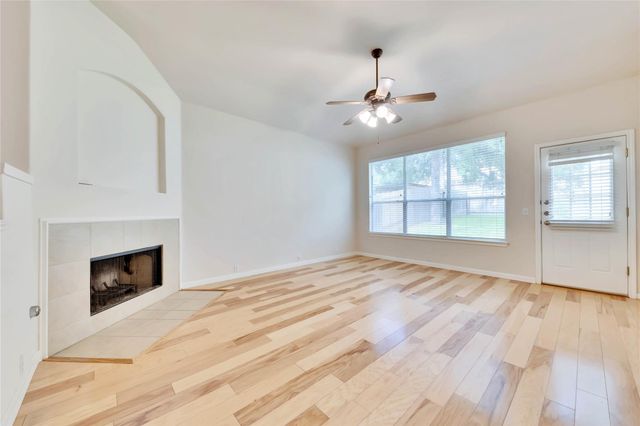 2133 Paradise Ridge DR, Round Rock, TX 78665