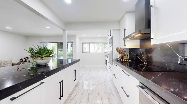 4632 Park Granada 93, Calabasas, CA 91302