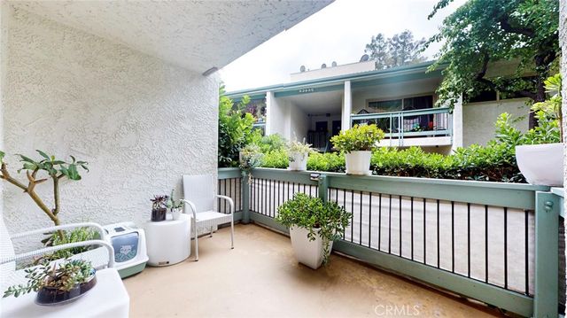 4632 Park Granada 93, Calabasas, CA 91302