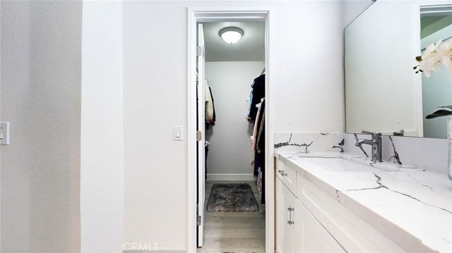 4632 Park Granada 93, Calabasas, CA 91302