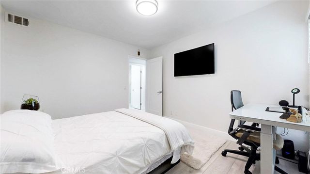 4632 Park Granada 93, Calabasas, CA 91302