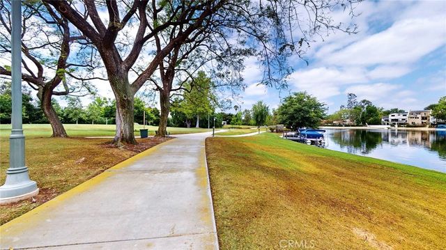 4632 Park Granada 93, Calabasas, CA 91302