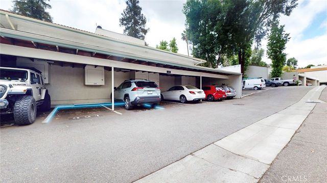 4632 Park Granada 93, Calabasas, CA 91302