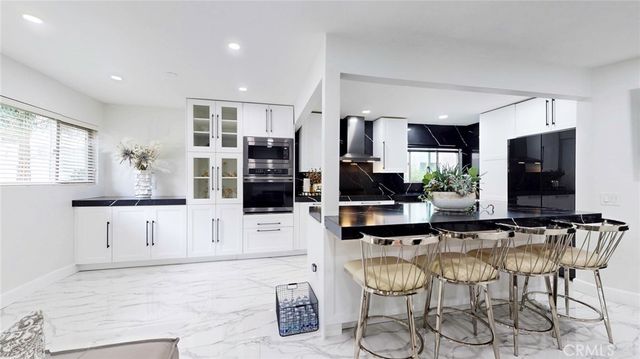 4632 Park Granada 93, Calabasas, CA 91302