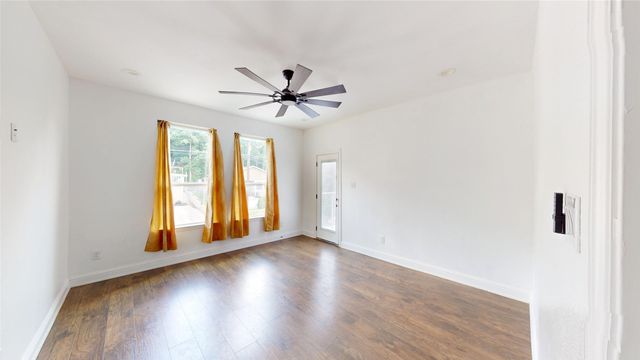 1301 Compton Street, Dallas, TX 75203