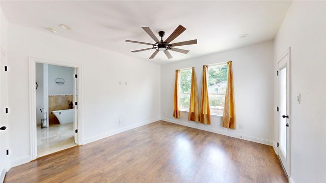1301 Compton Street, Dallas, TX 75203