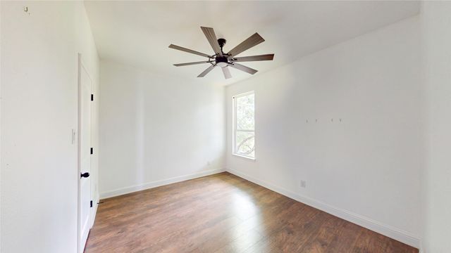 1301 Compton Street, Dallas, TX 75203