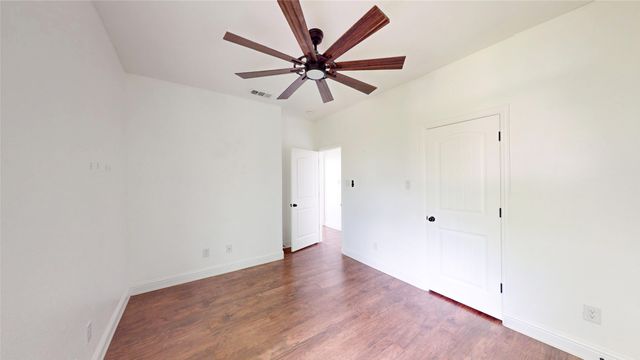 1301 Compton Street, Dallas, TX 75203