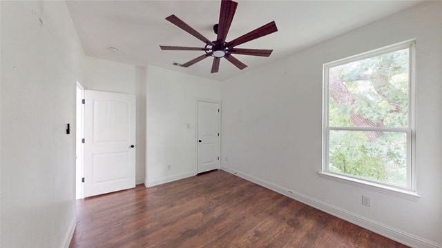 1301 Compton Street, Dallas, TX 75203