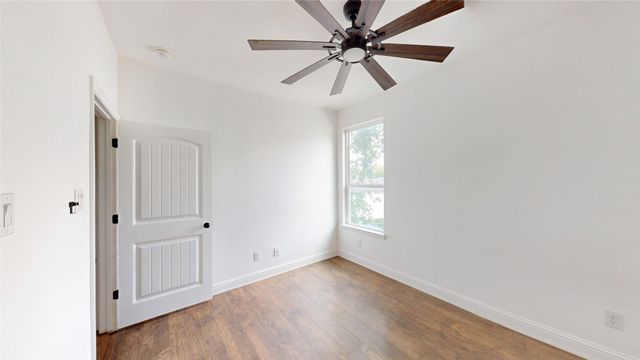 1301 Compton Street, Dallas, TX 75203